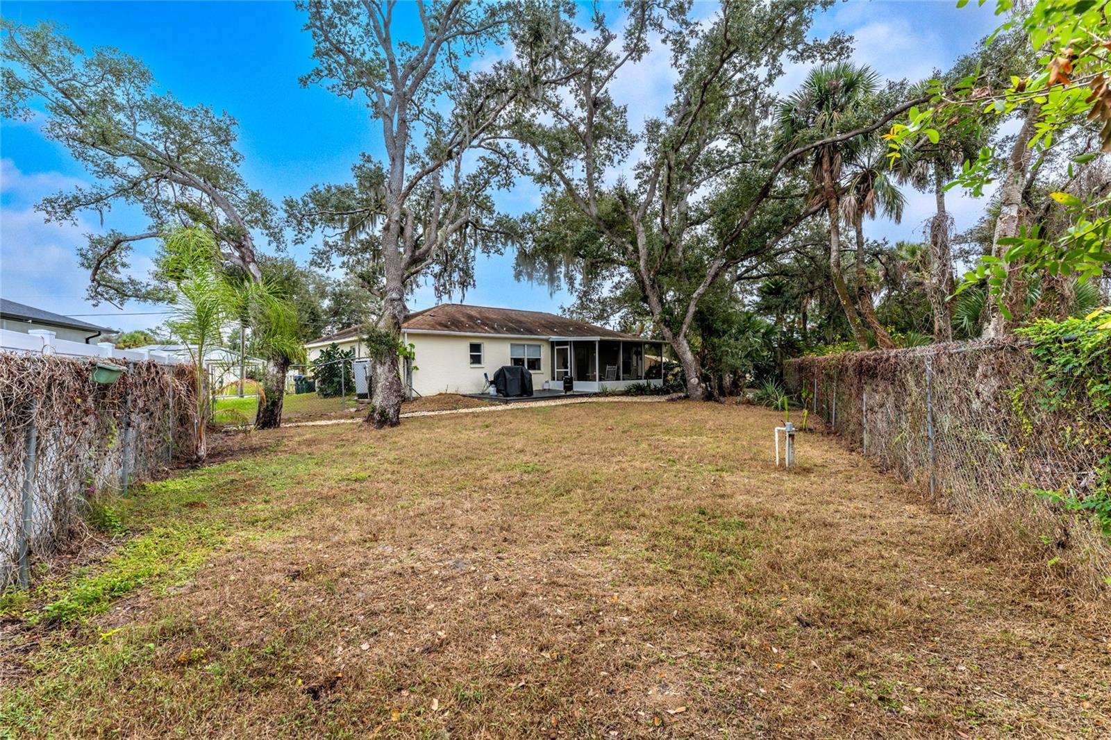 Image 34 of 41 For 2843 Abbotsford Street