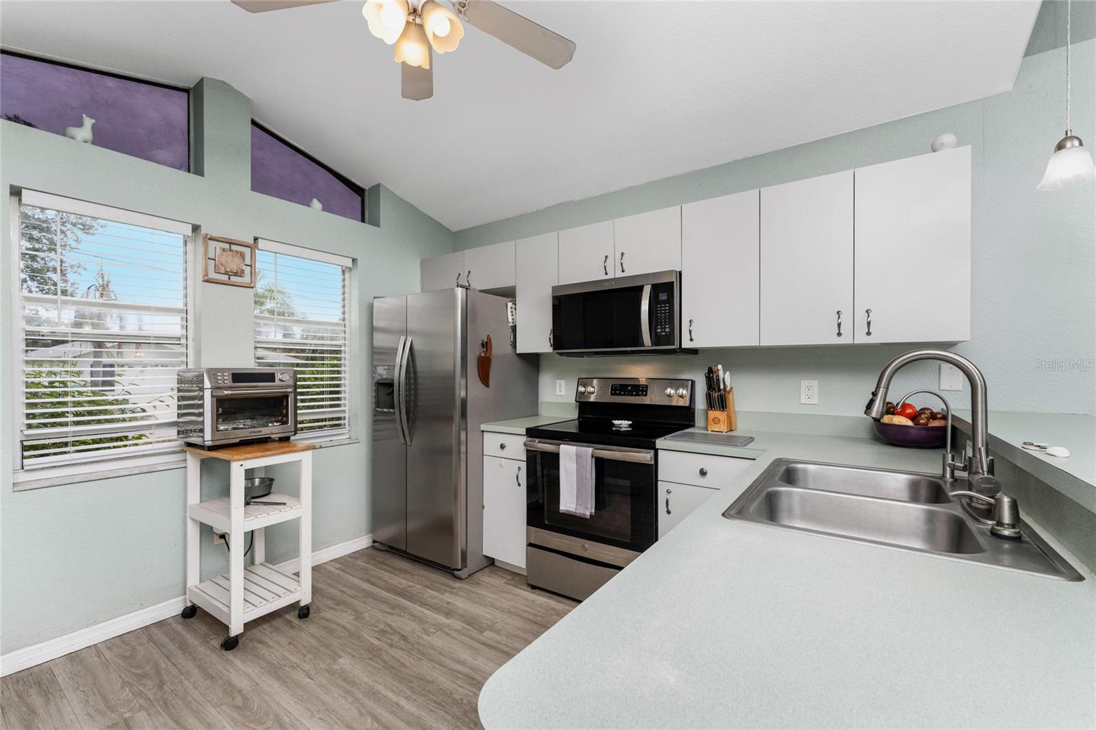 Image 6 of 41 For 2843 Abbotsford Street