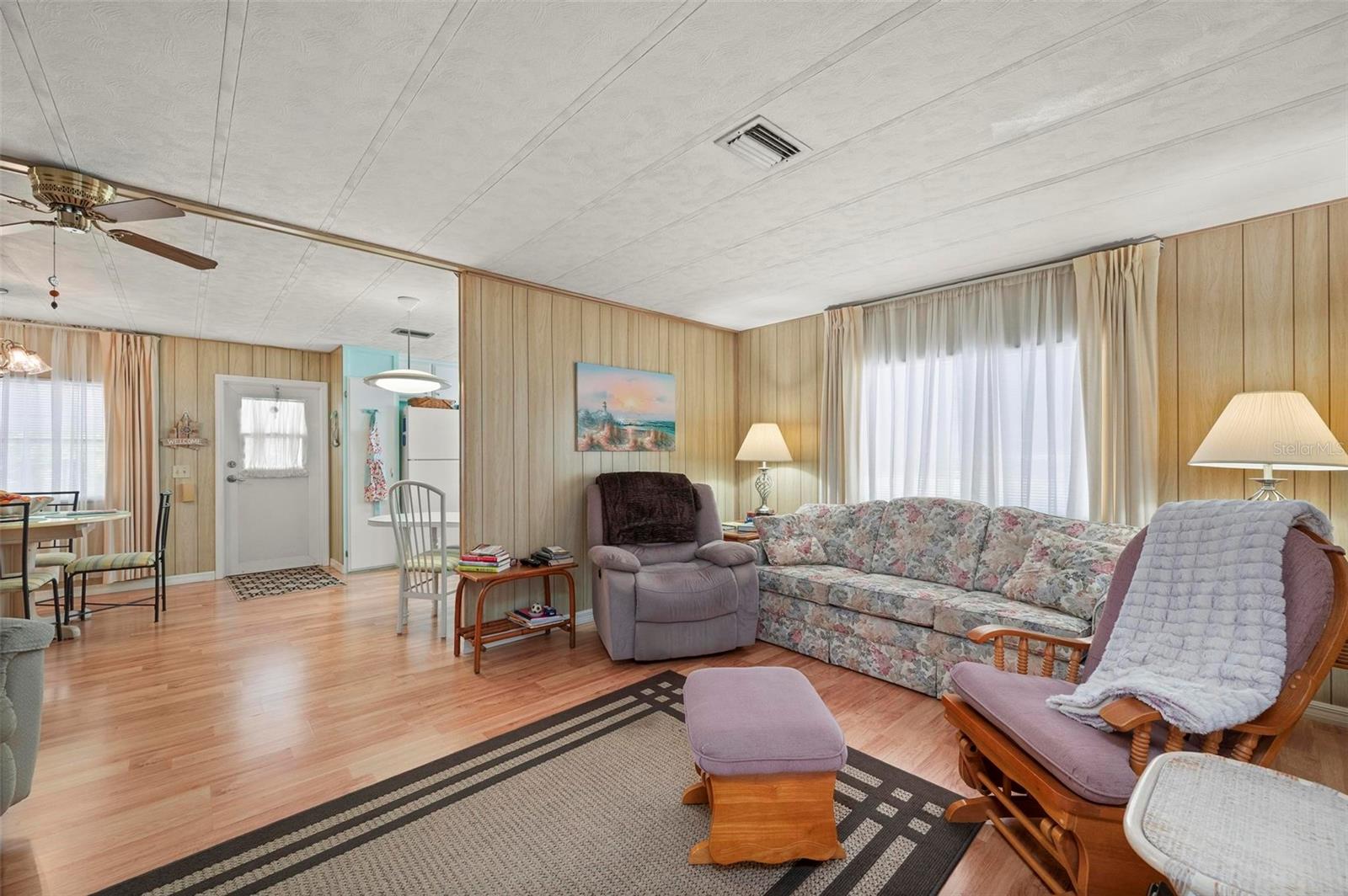 Image 13 of 58 For 1000 Kings Highway 279