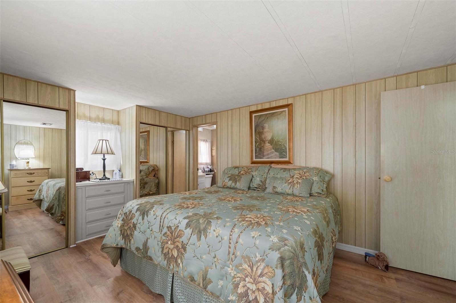 Image 19 of 58 For 1000 Kings Highway 279