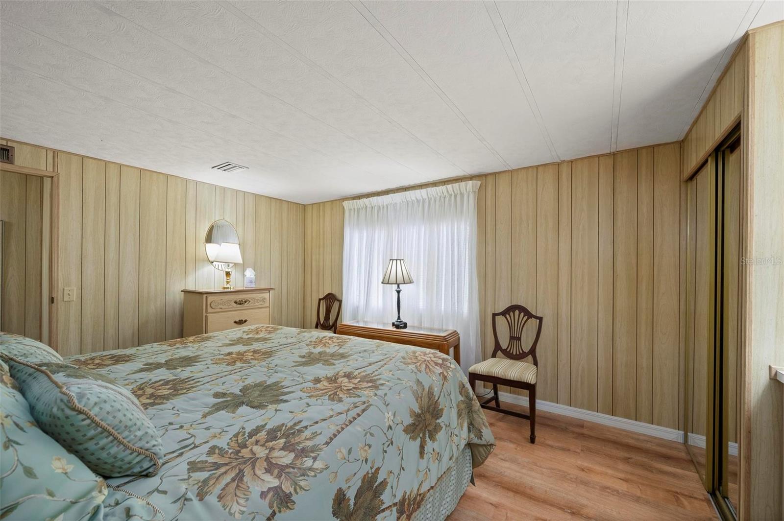 Image 21 of 58 For 1000 Kings Highway 279