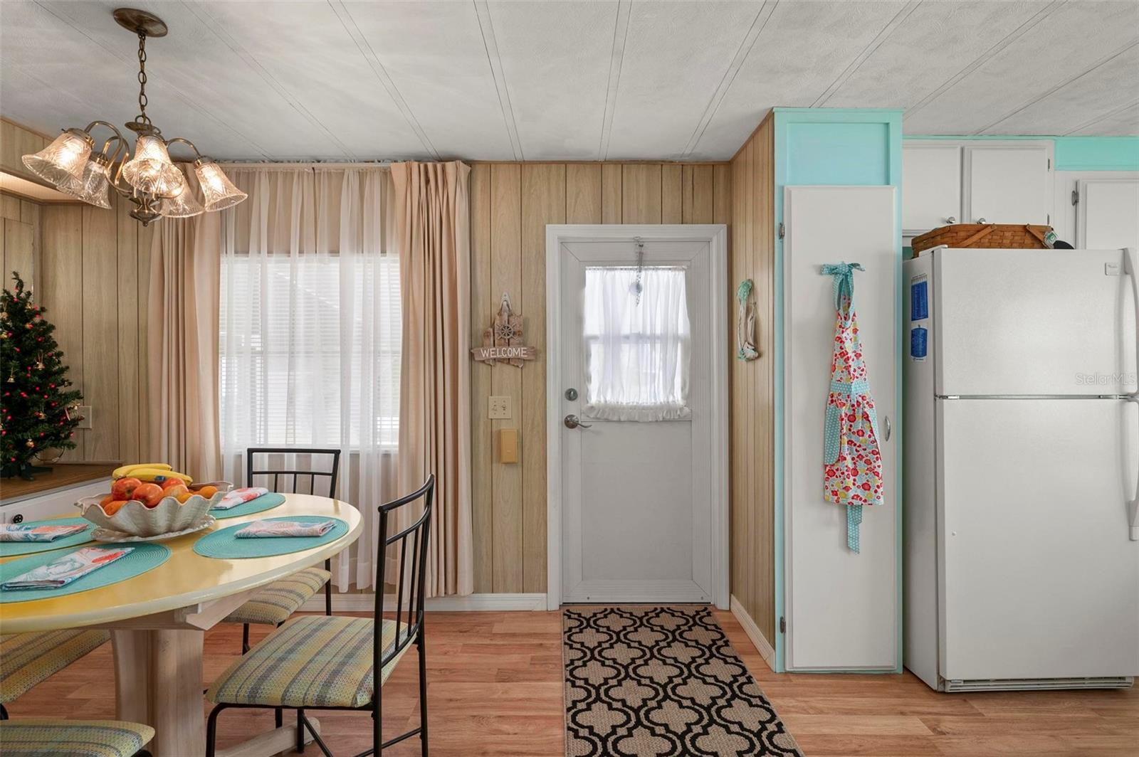 Image 4 of 58 For 1000 Kings Highway 279