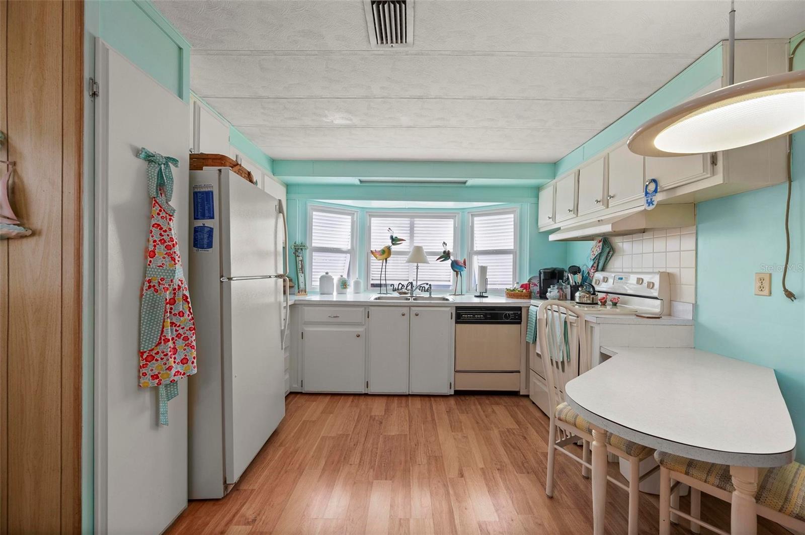 Image 9 of 58 For 1000 Kings Highway 279