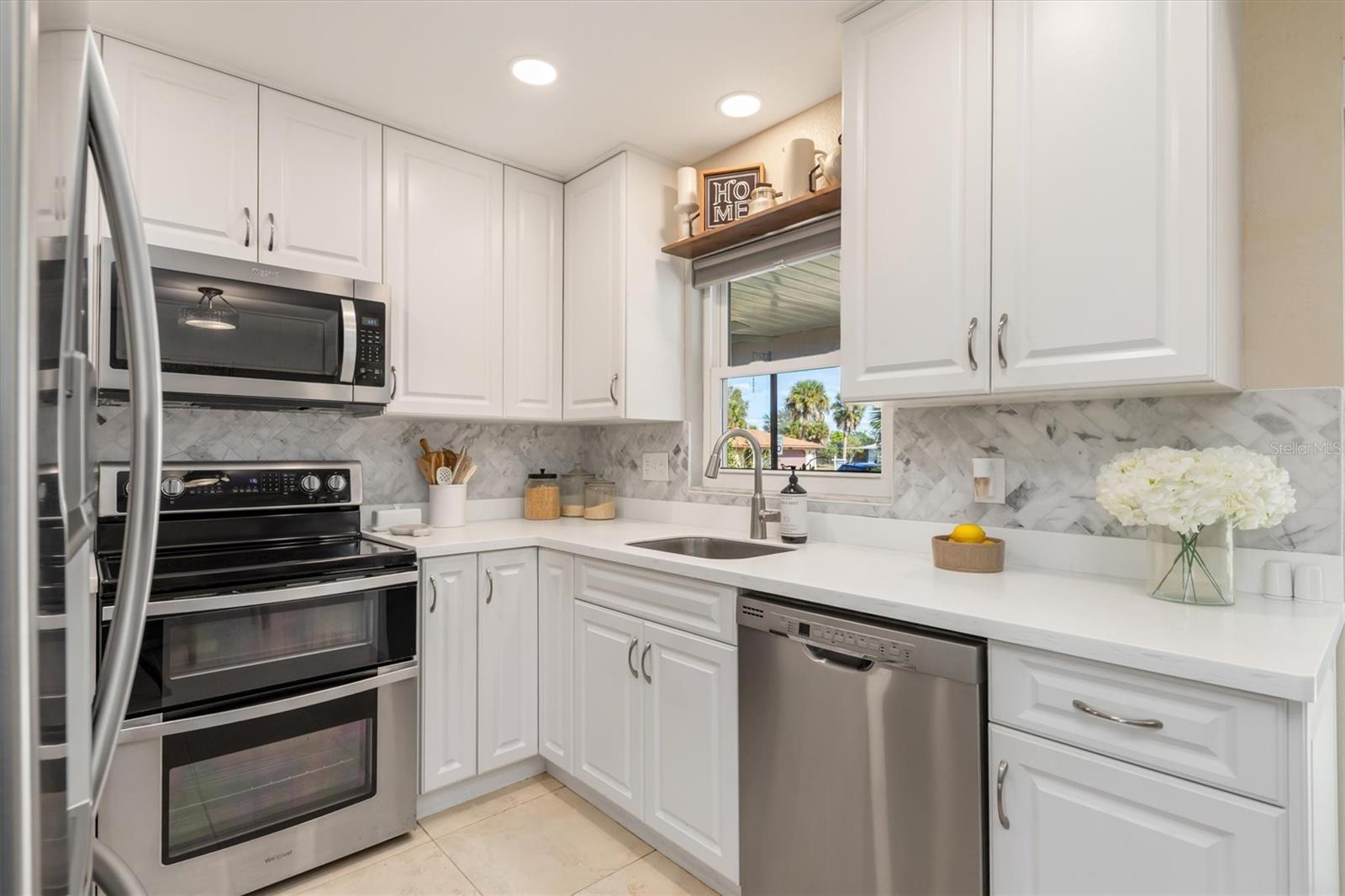 Image 11 of 37 For 3240 Beacon Drive