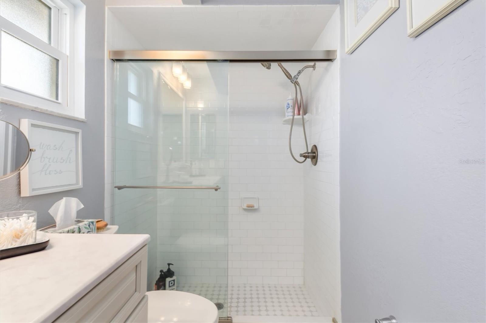 Image 17 of 37 For 3240 Beacon Drive