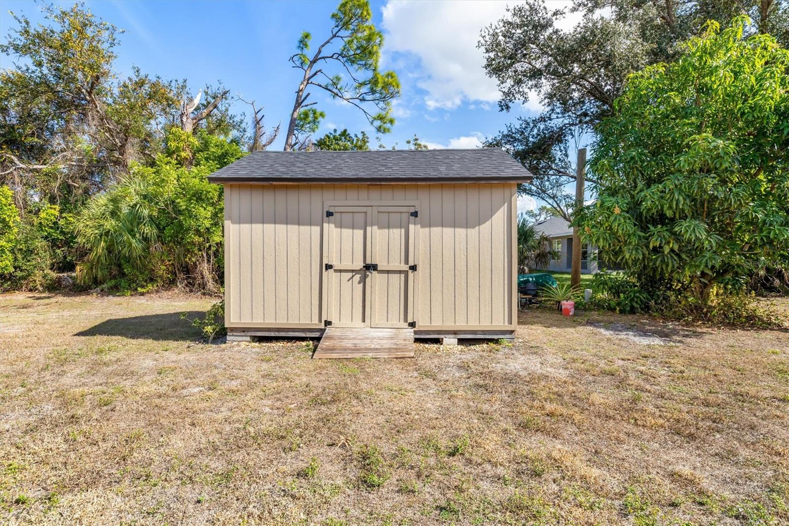 Image 23 of 37 For 3240 Beacon Drive