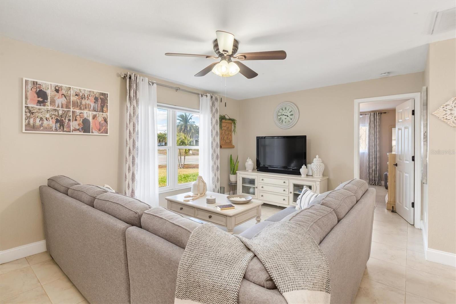 Image 6 of 37 For 3240 Beacon Drive