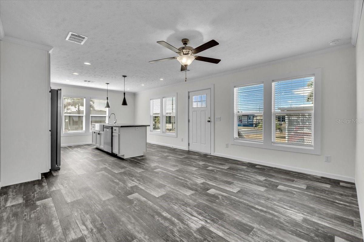 Image 4 of 36 For 3162 Mercury Lane