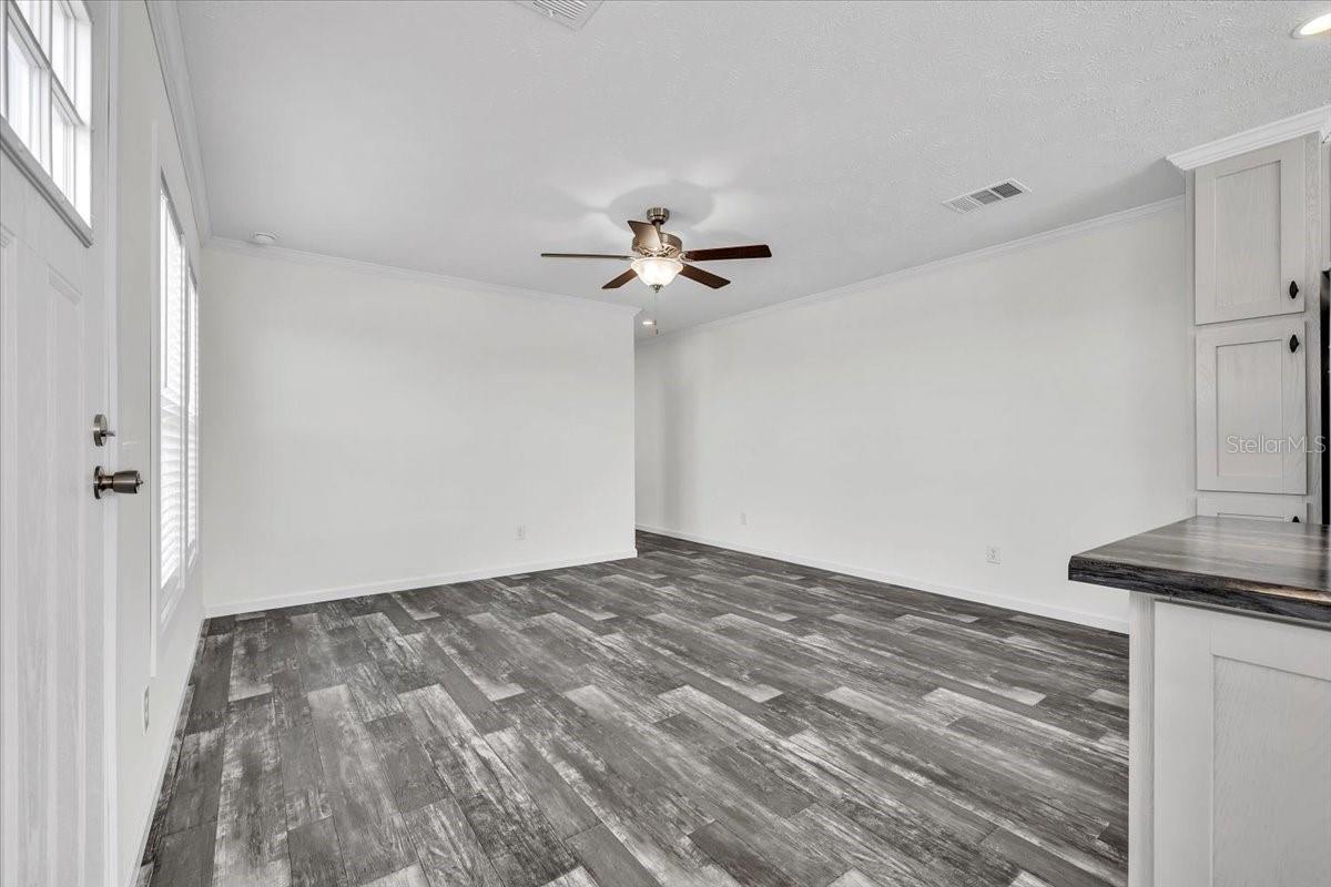 Image 5 of 36 For 3162 Mercury Lane