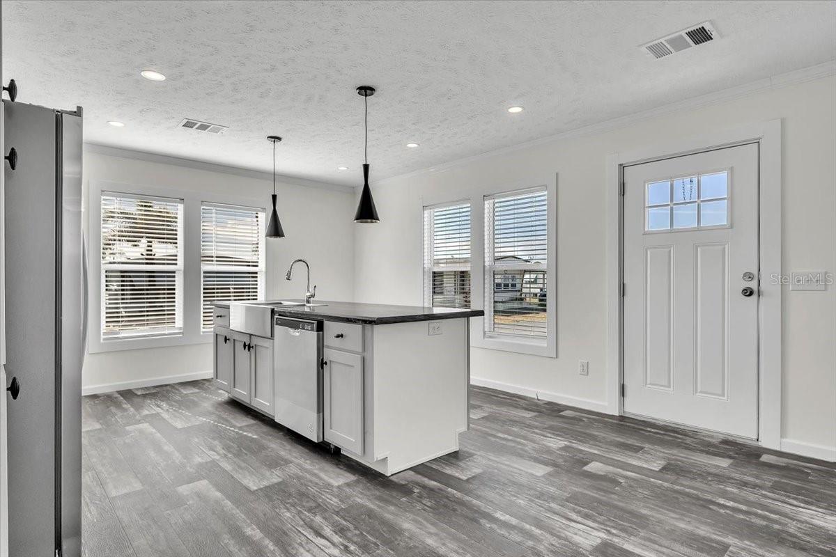 Image 7 of 36 For 3162 Mercury Lane