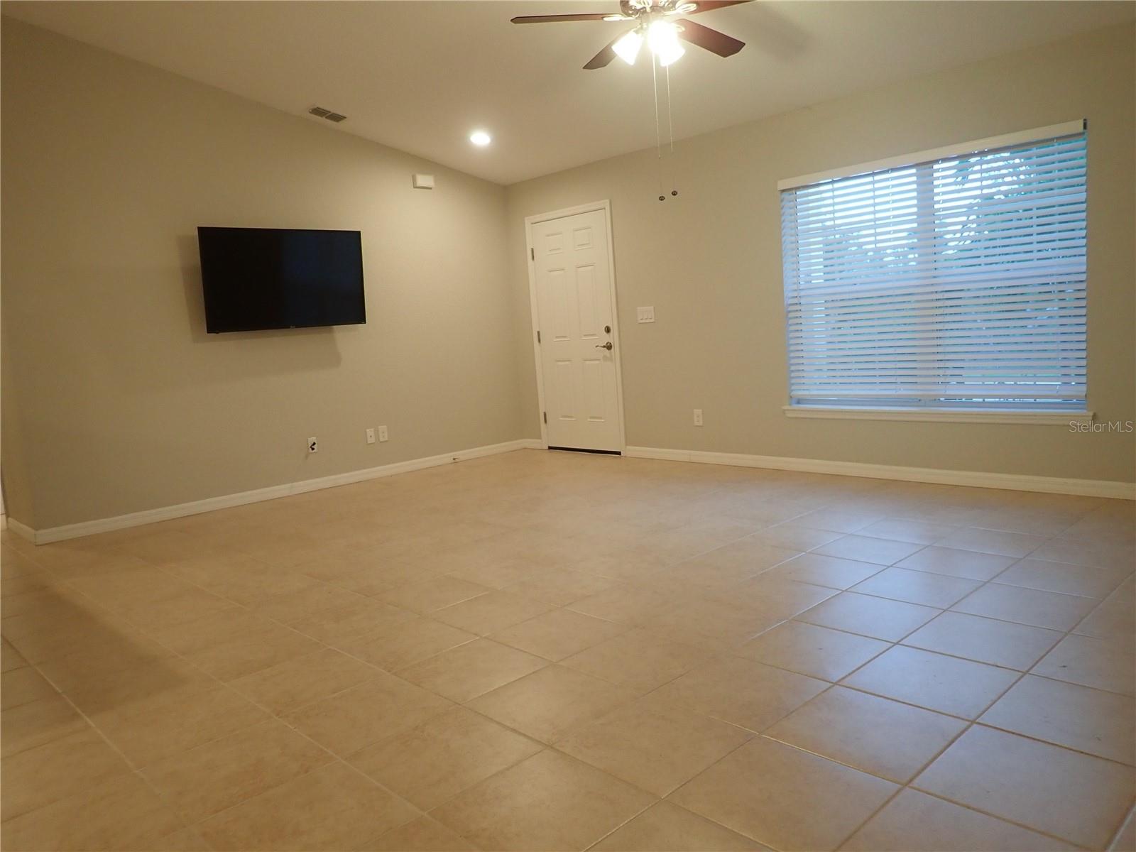 Image 4 of 20 For 11200 Chalet Avenue