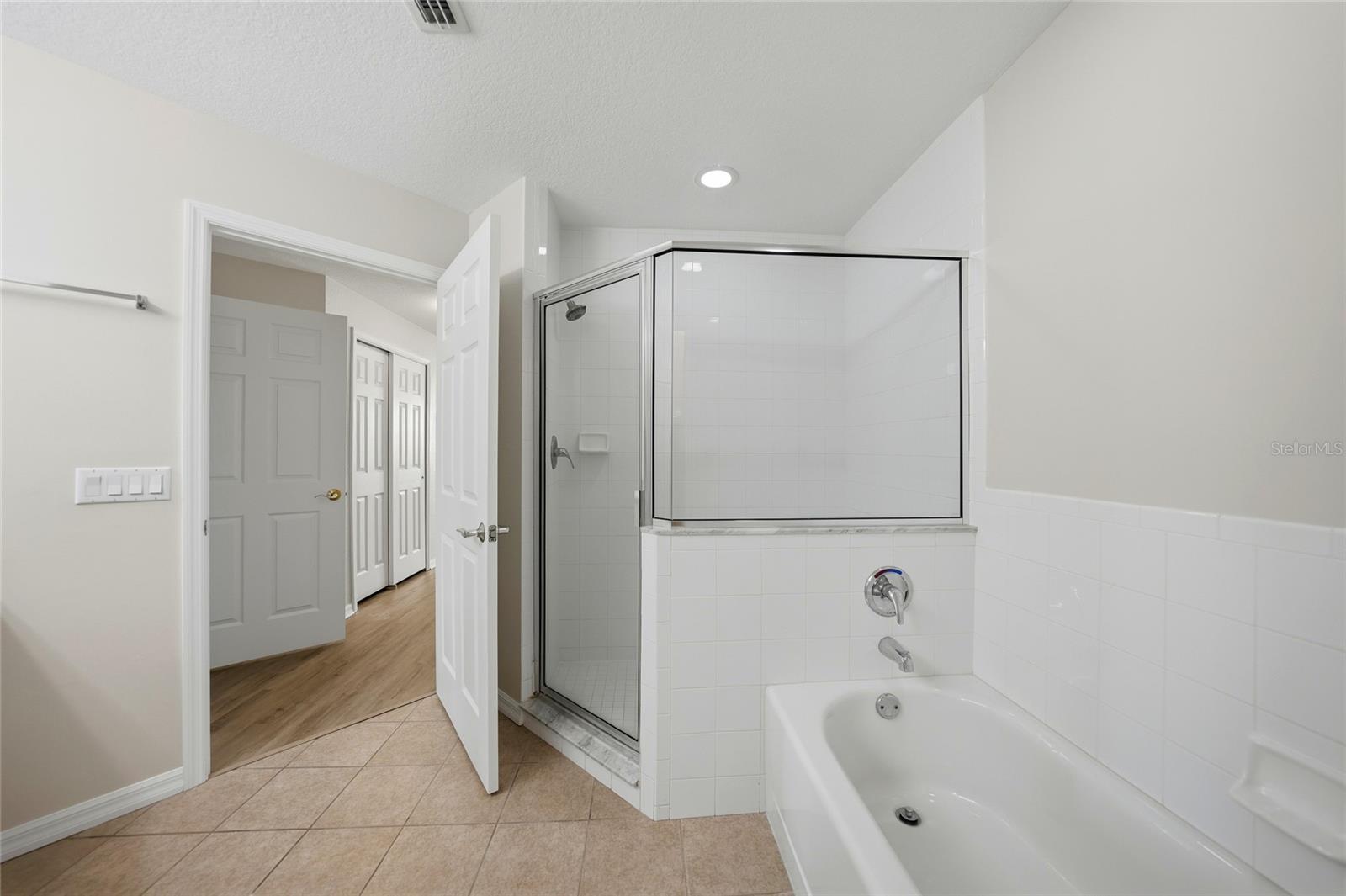 Image 22 of 52 For 255 End Drive 4203