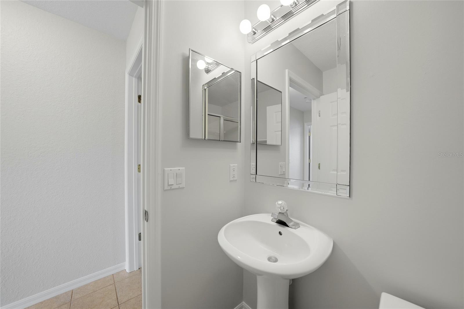 Image 28 of 52 For 255 End Drive 4203