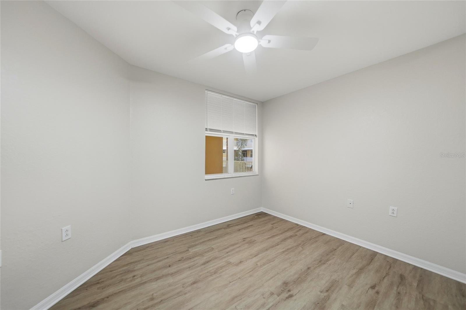 Image 30 of 52 For 255 End Drive 4203