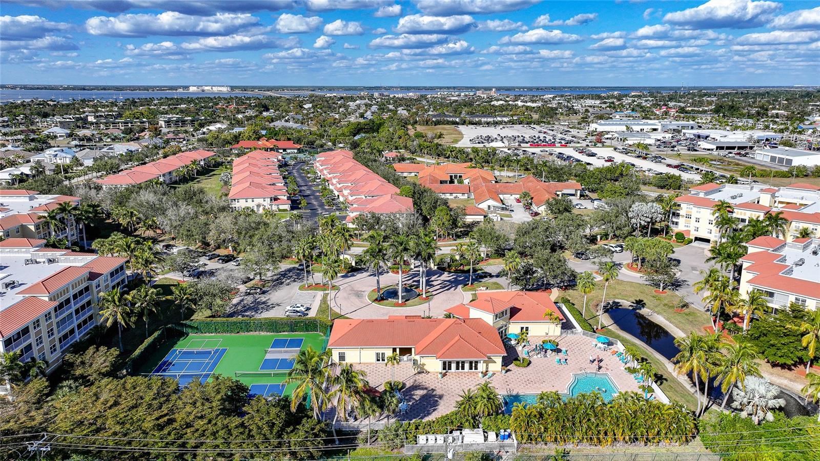 Image 43 of 52 For 255 End Drive 4203