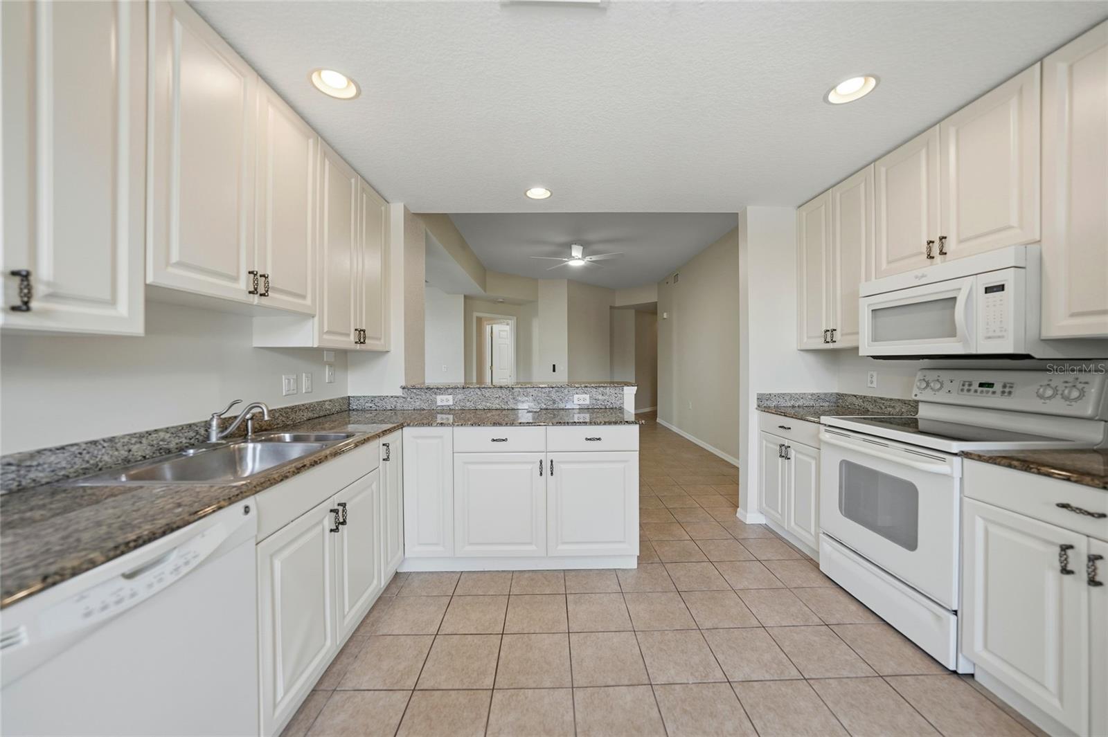 Image 9 of 52 For 255 End Drive 4203