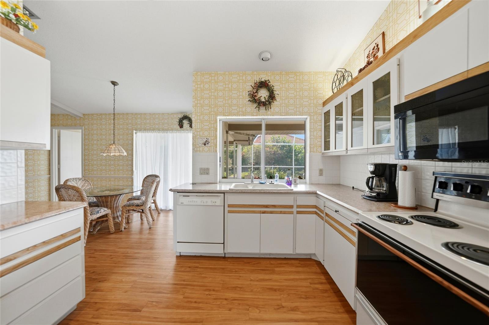 Image 10 of 32 For 401 Firethorn Avenue