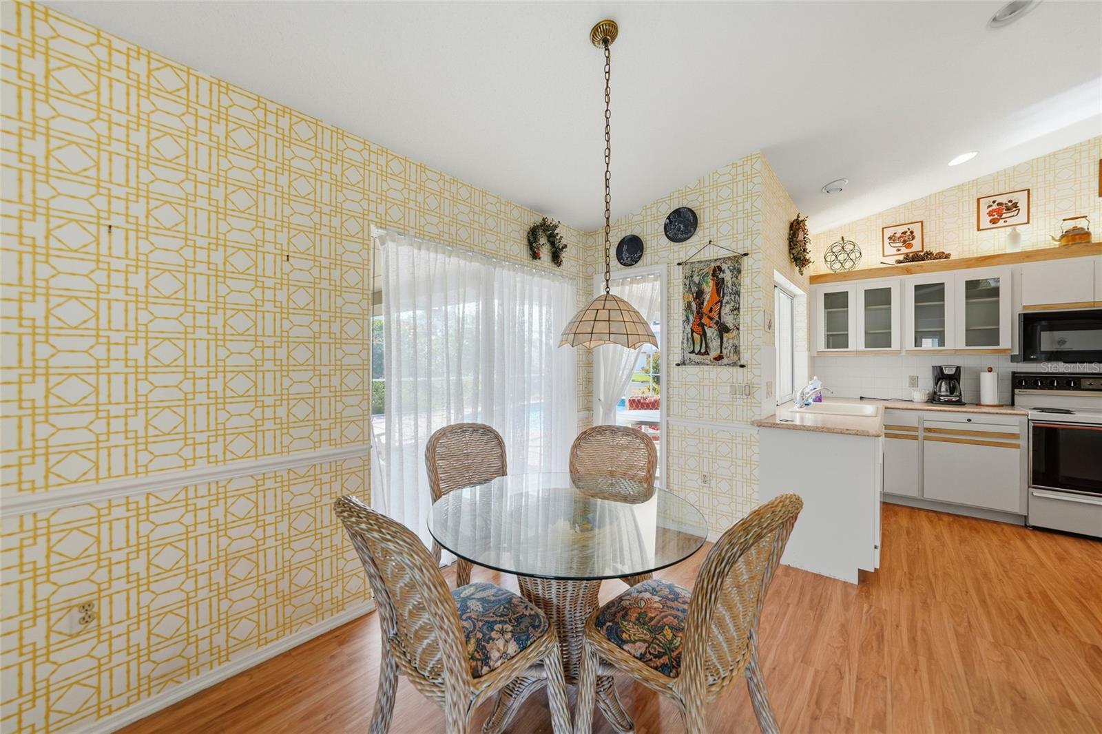 Image 11 of 32 For 401 Firethorn Avenue