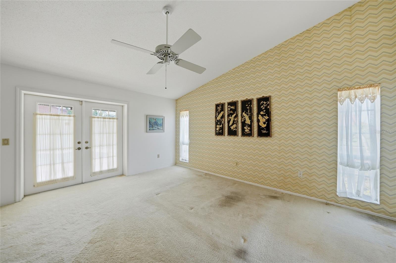 Image 16 of 32 For 401 Firethorn Avenue