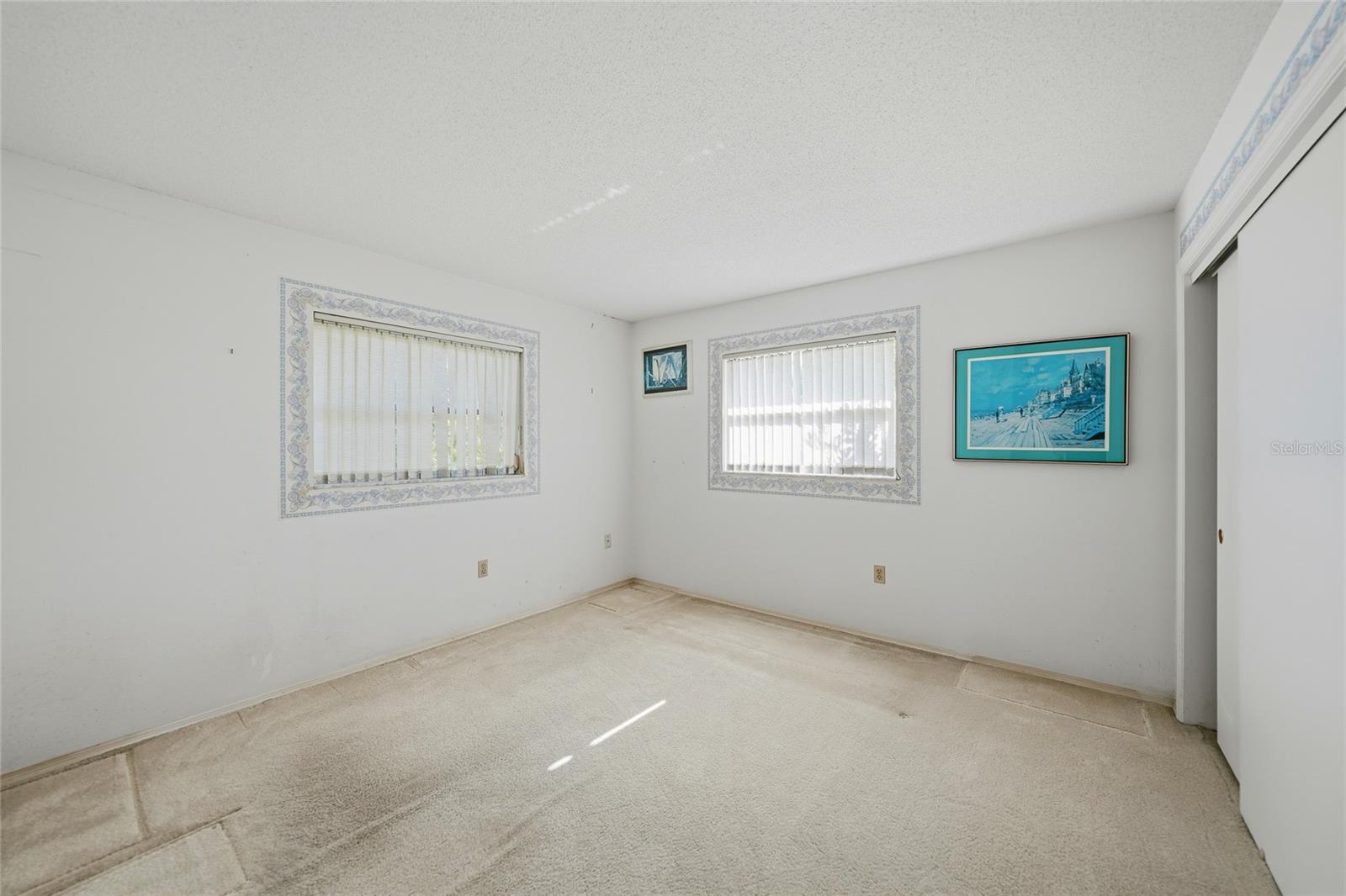 Image 21 of 32 For 401 Firethorn Avenue