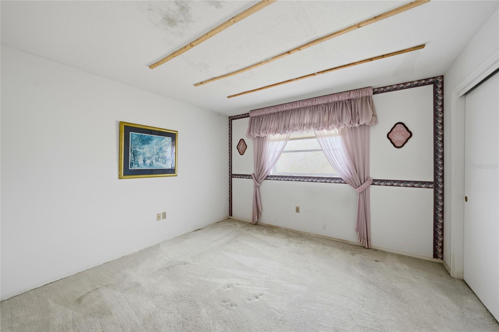 Image 25 of 32 For 401 Firethorn Avenue