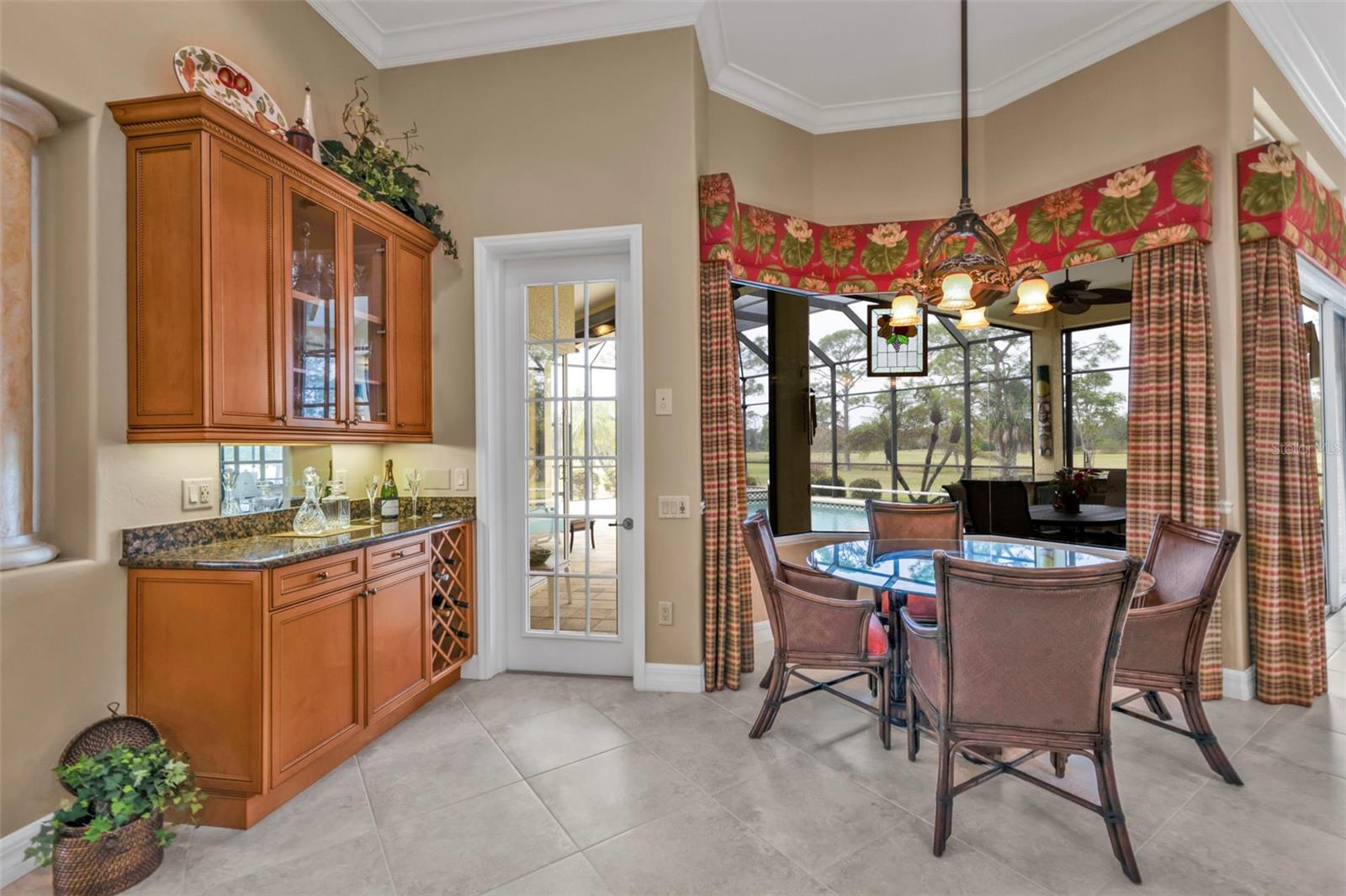 Image 17 of 78 For 5021 Sable Key Circle