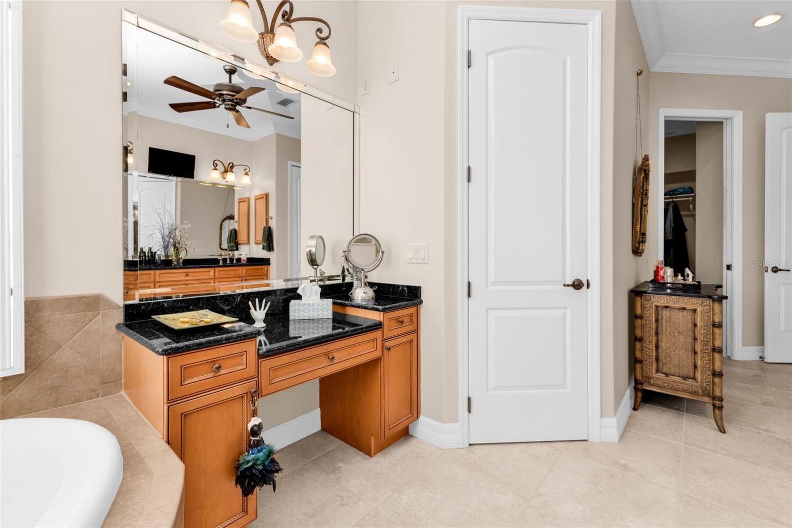 Image 44 of 78 For 5021 Sable Key Circle