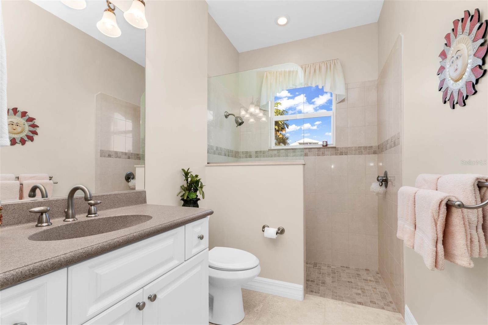 Image 52 of 78 For 5021 Sable Key Circle