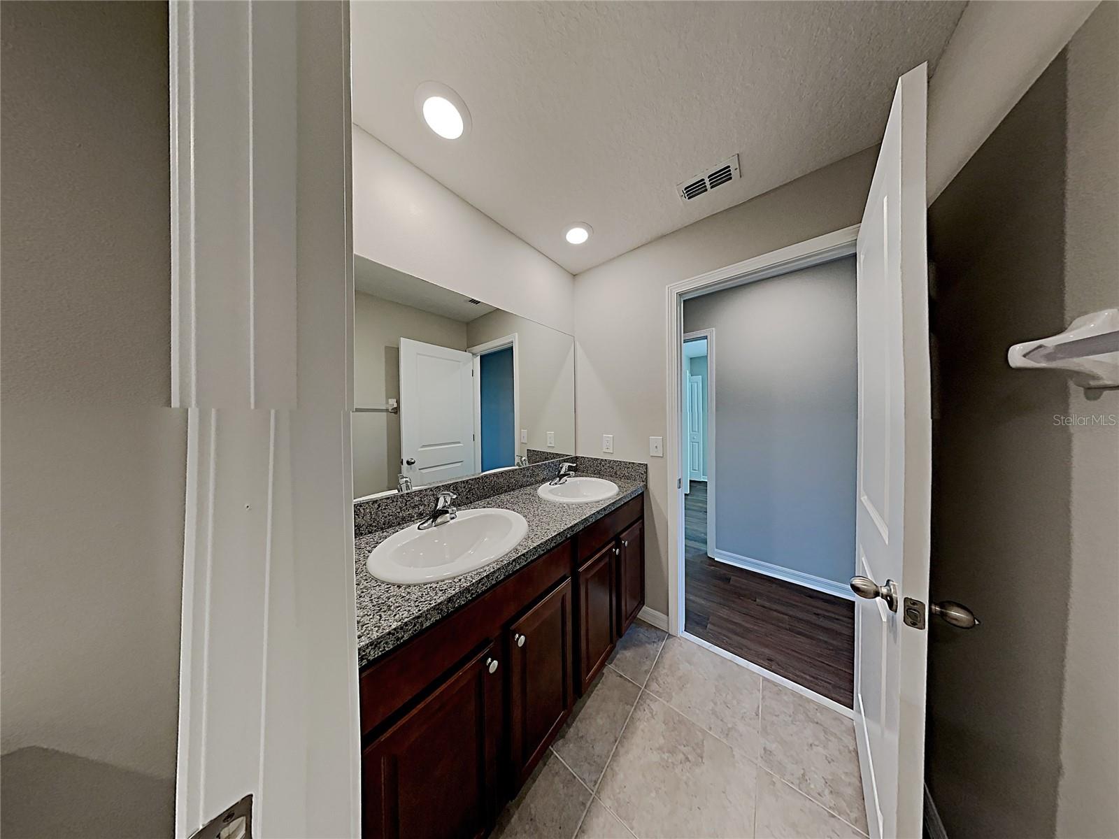 Image 30 of 41 For 5125 White Chicory Drive