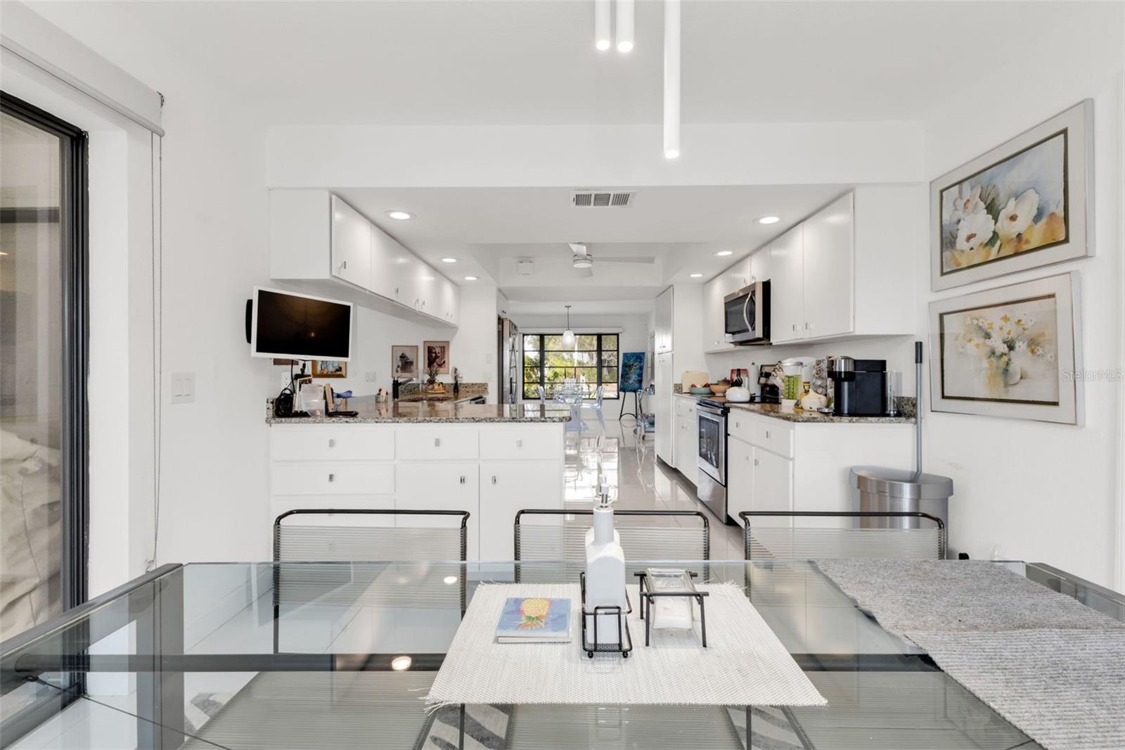 Image 15 of 73 For 11903 Kingsway Circle