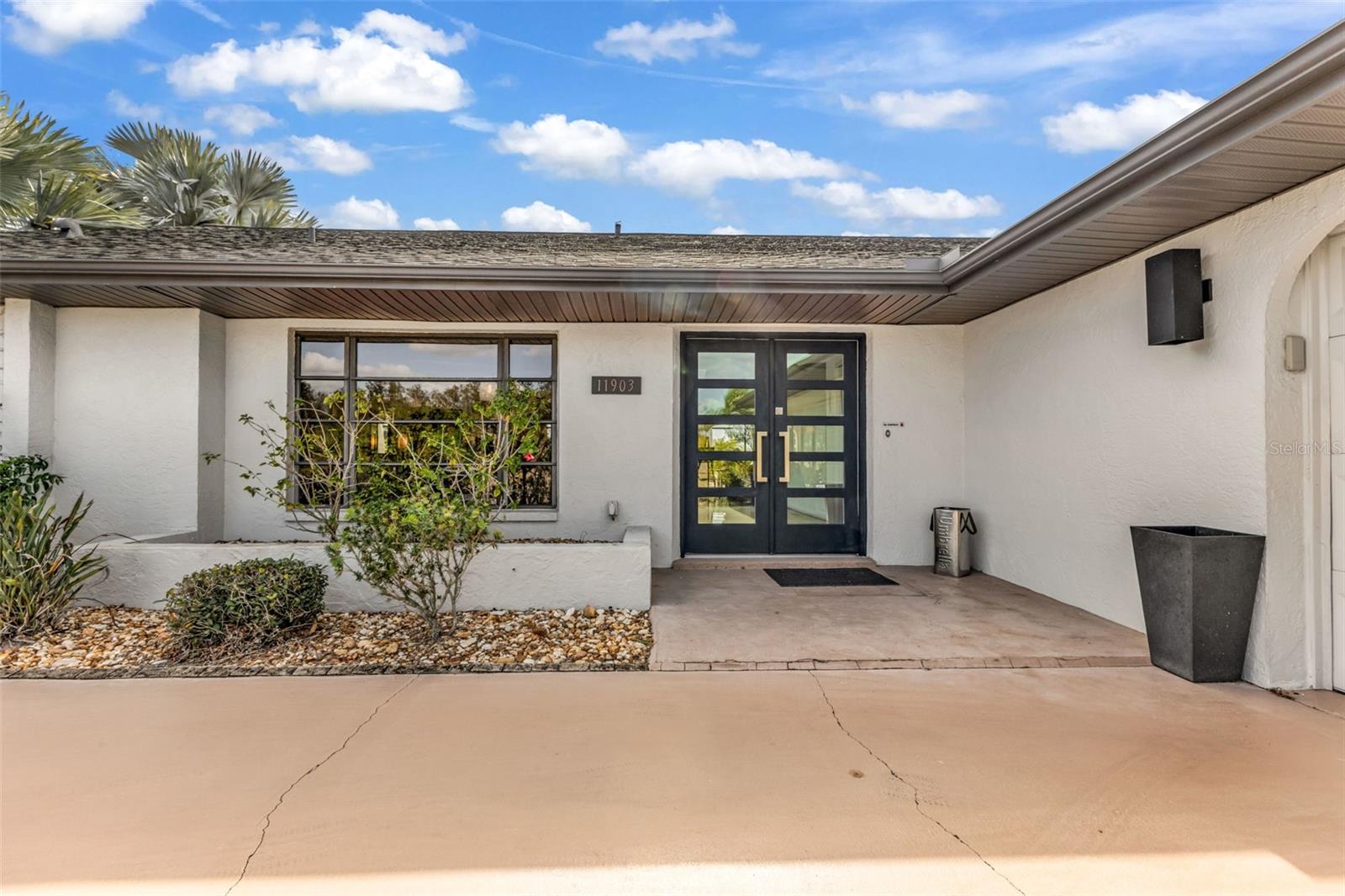 Image 3 of 73 For 11903 Kingsway Circle