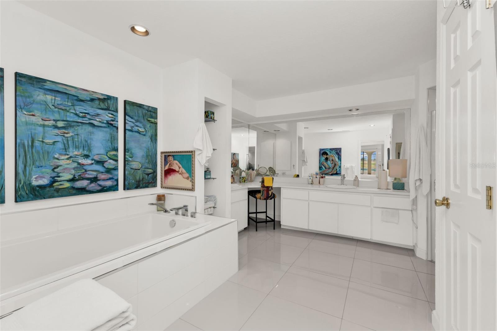 Image 30 of 73 For 11903 Kingsway Circle