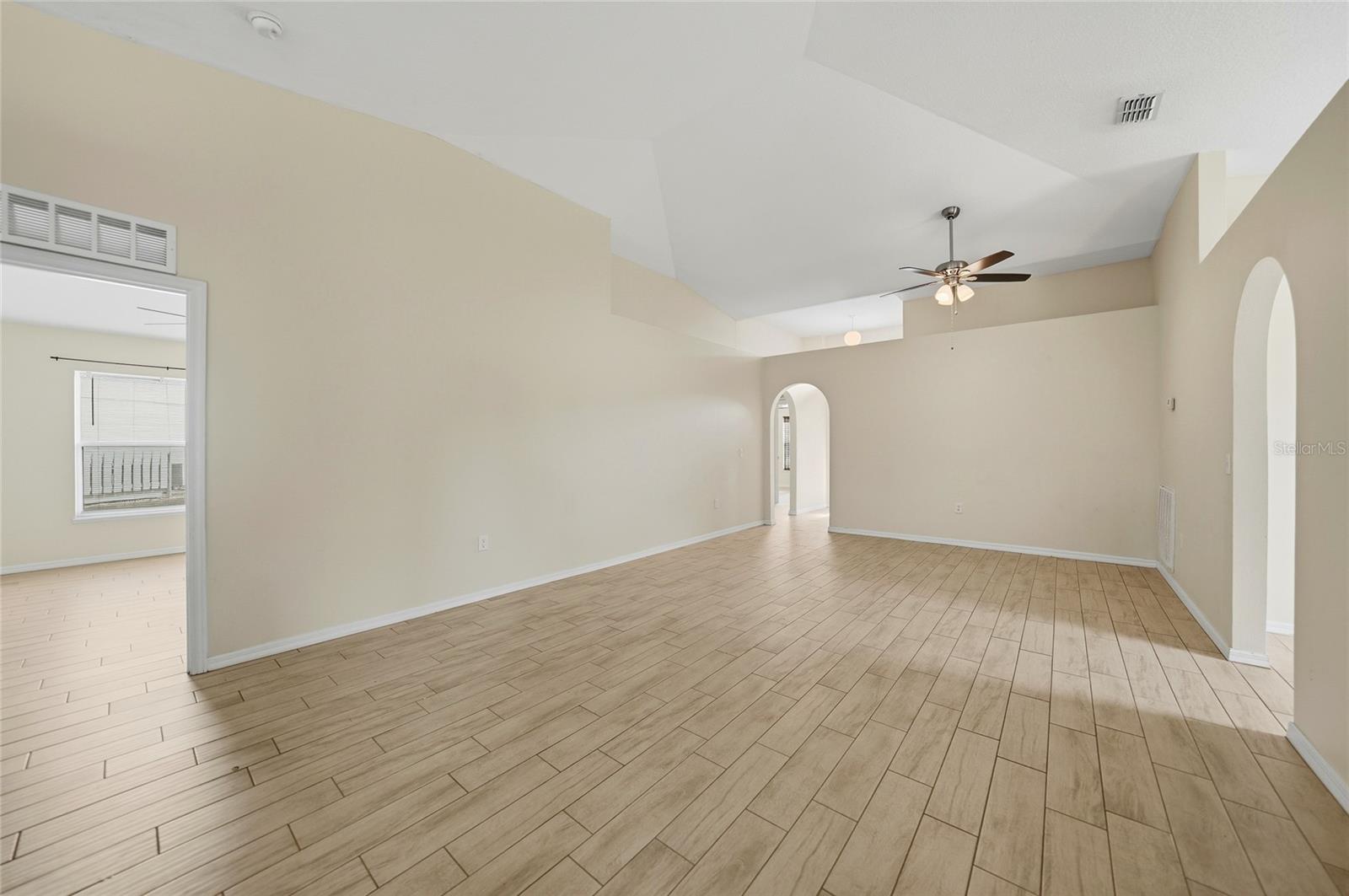 Image 10 of 47 For 2735 Suncoast Lakes Boulevard