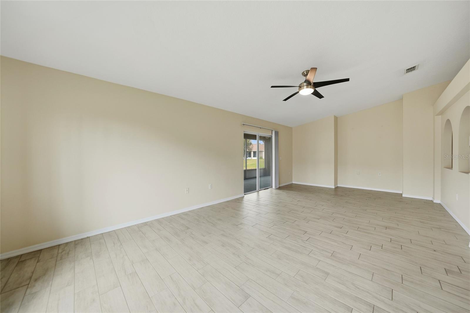 Image 14 of 47 For 2735 Suncoast Lakes Boulevard