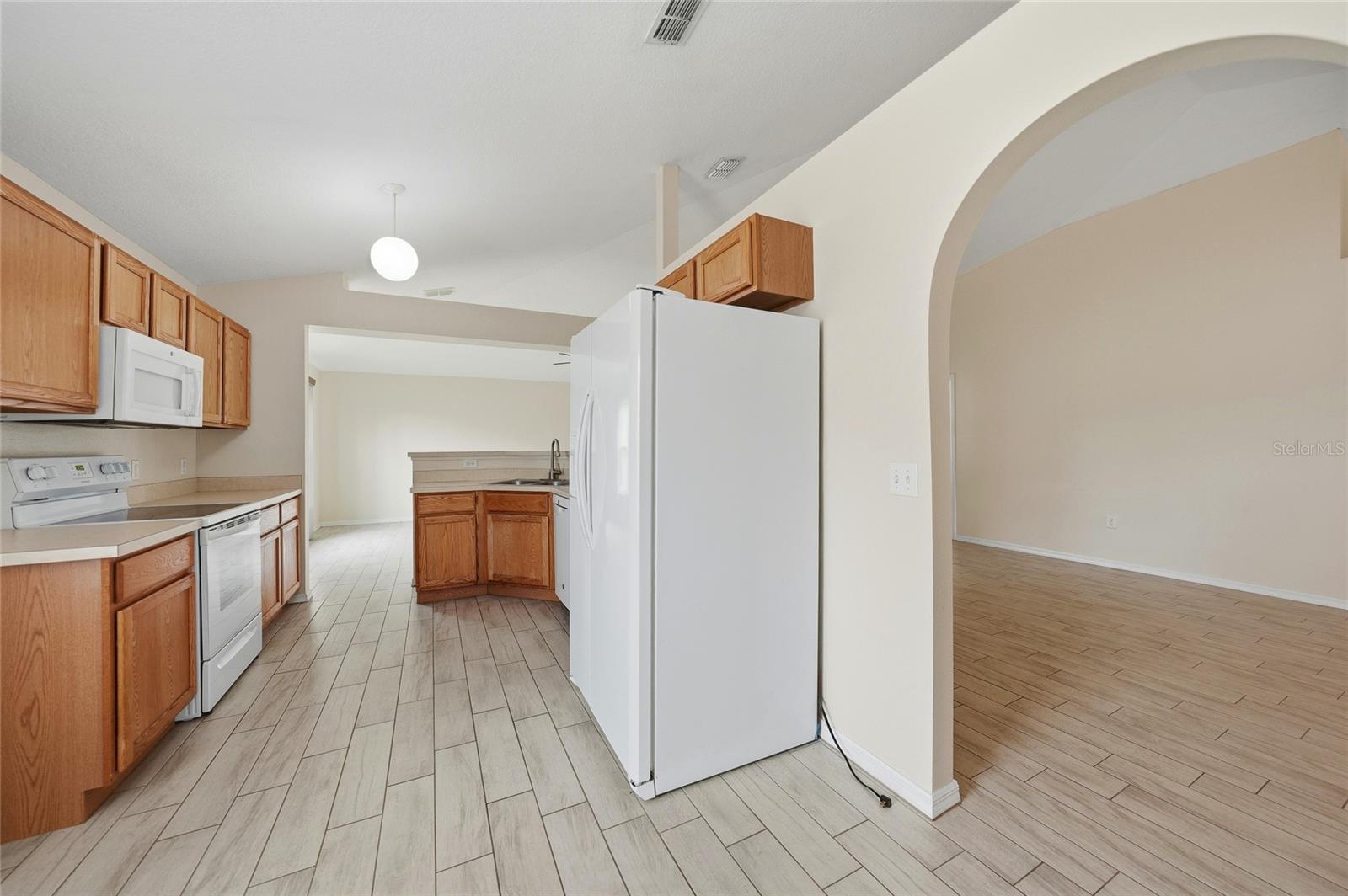 Image 15 of 47 For 2735 Suncoast Lakes Boulevard