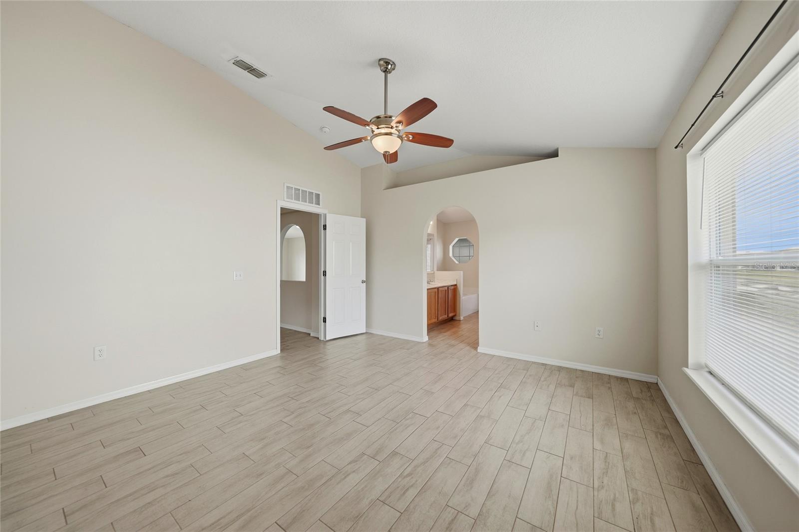 Image 20 of 47 For 2735 Suncoast Lakes Boulevard