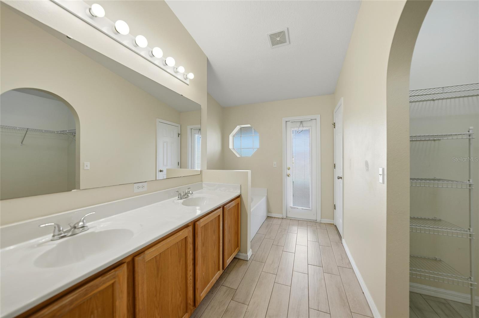 Image 23 of 47 For 2735 Suncoast Lakes Boulevard