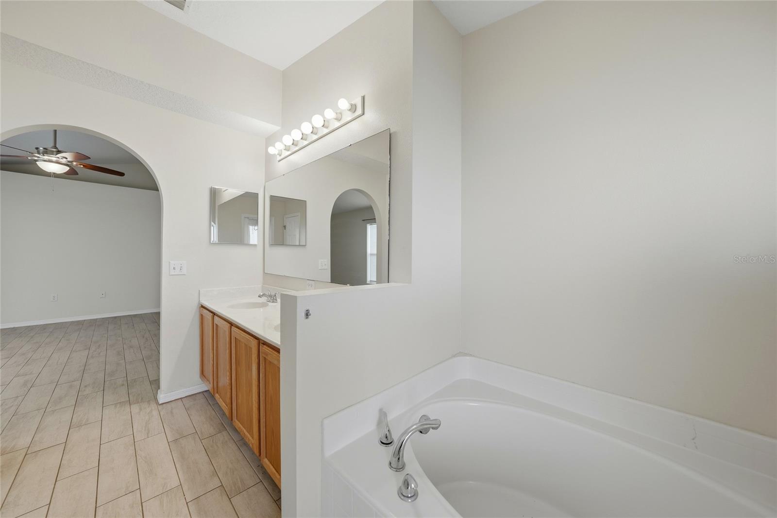 Image 24 of 47 For 2735 Suncoast Lakes Boulevard