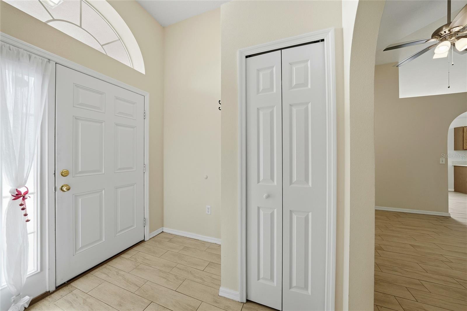 Image 6 of 47 For 2735 Suncoast Lakes Boulevard