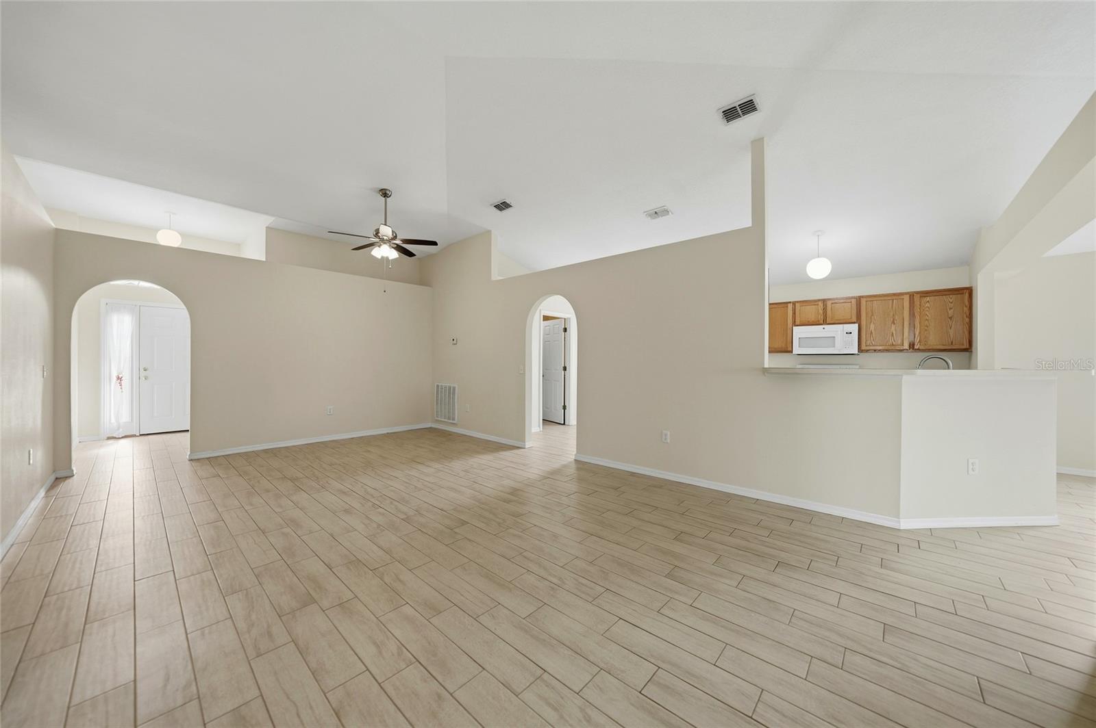 Image 7 of 47 For 2735 Suncoast Lakes Boulevard