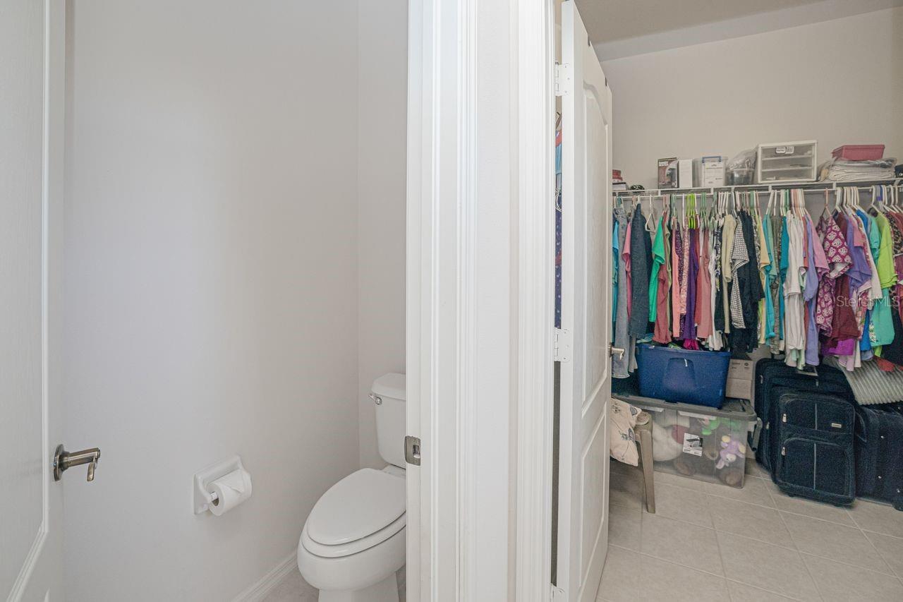 Listing photo id 24 for 2860 Suncoast Lakes