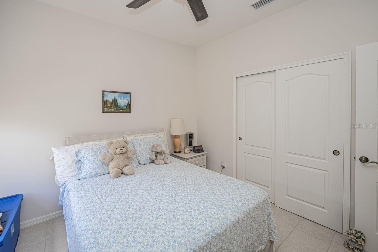 Listing photo id 25 for 2860 Suncoast Lakes