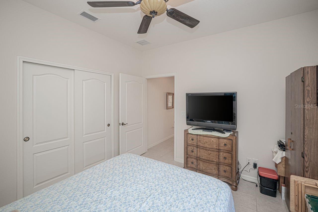 Listing photo id 27 for 2860 Suncoast Lakes