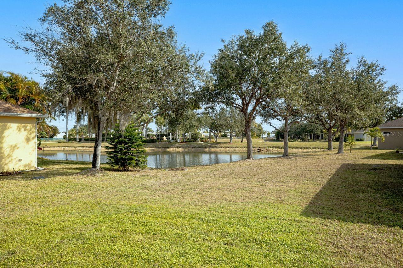 Listing photo id 34 for 2860 Suncoast Lakes