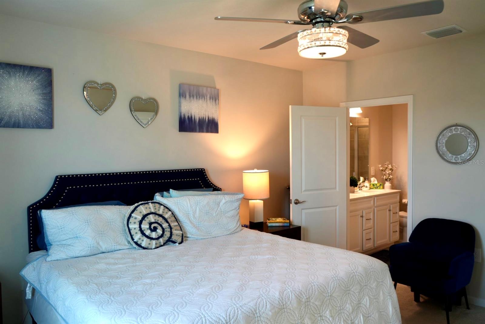 Listing photo id 32 for 16292 Lady Palm Drive