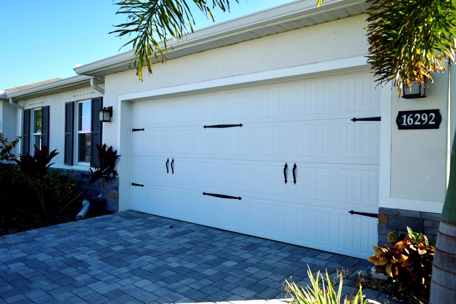 Listing photo id 4 for 16292 Lady Palm Drive