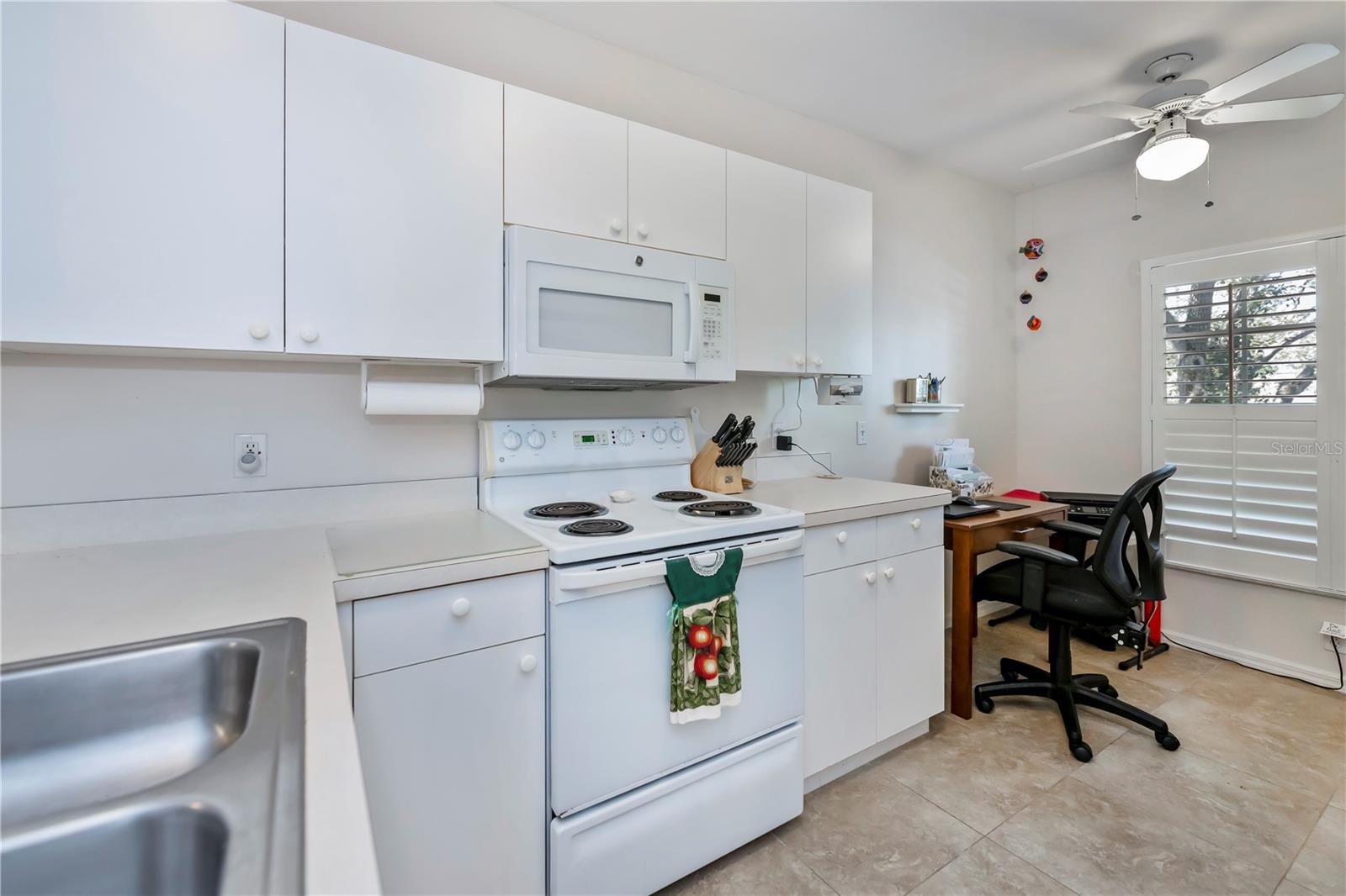 Image 17 of 71 For 19335 Water Oak Drive 202