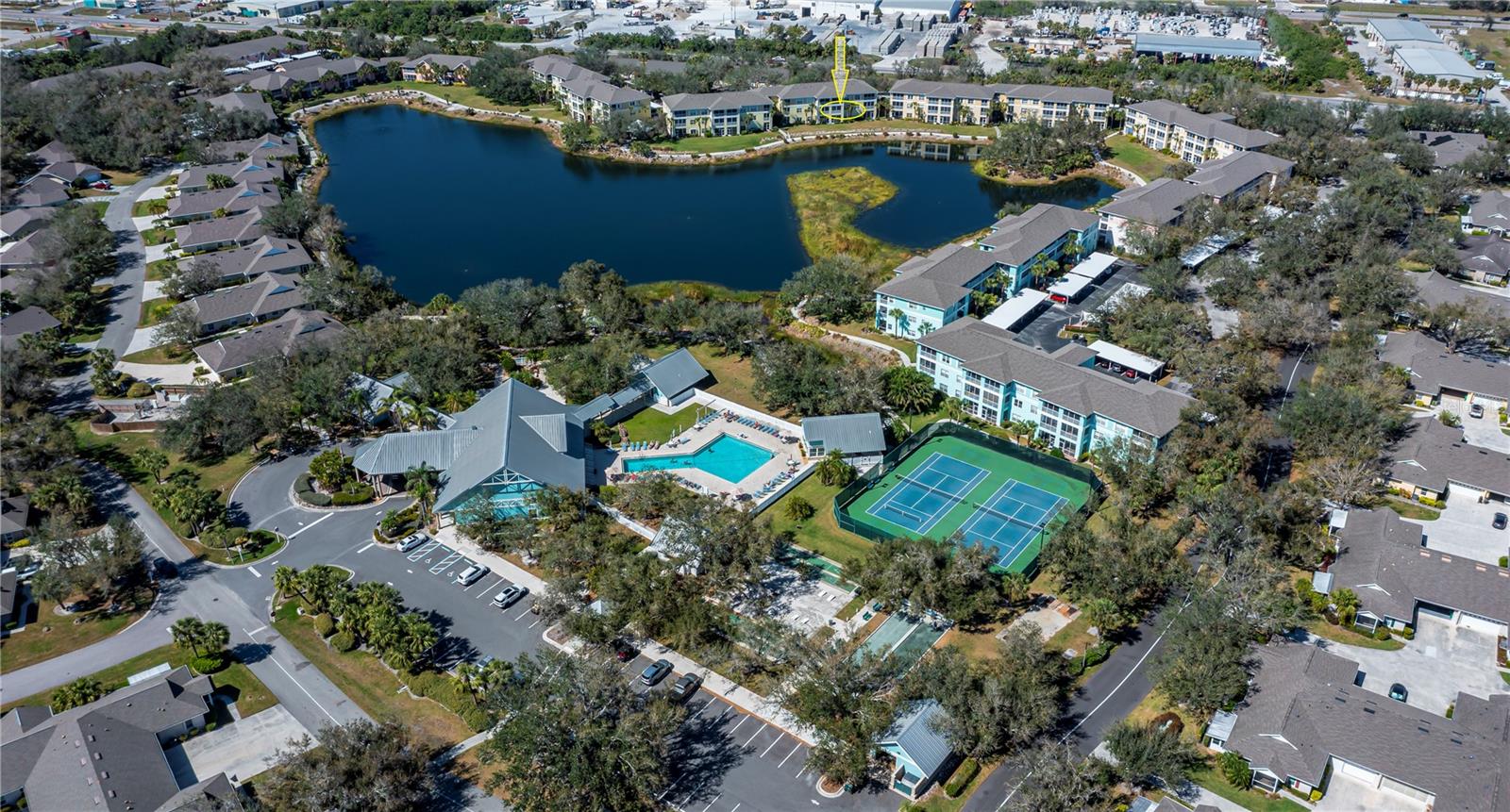 Image 4 of 71 For 19335 Water Oak Drive 202