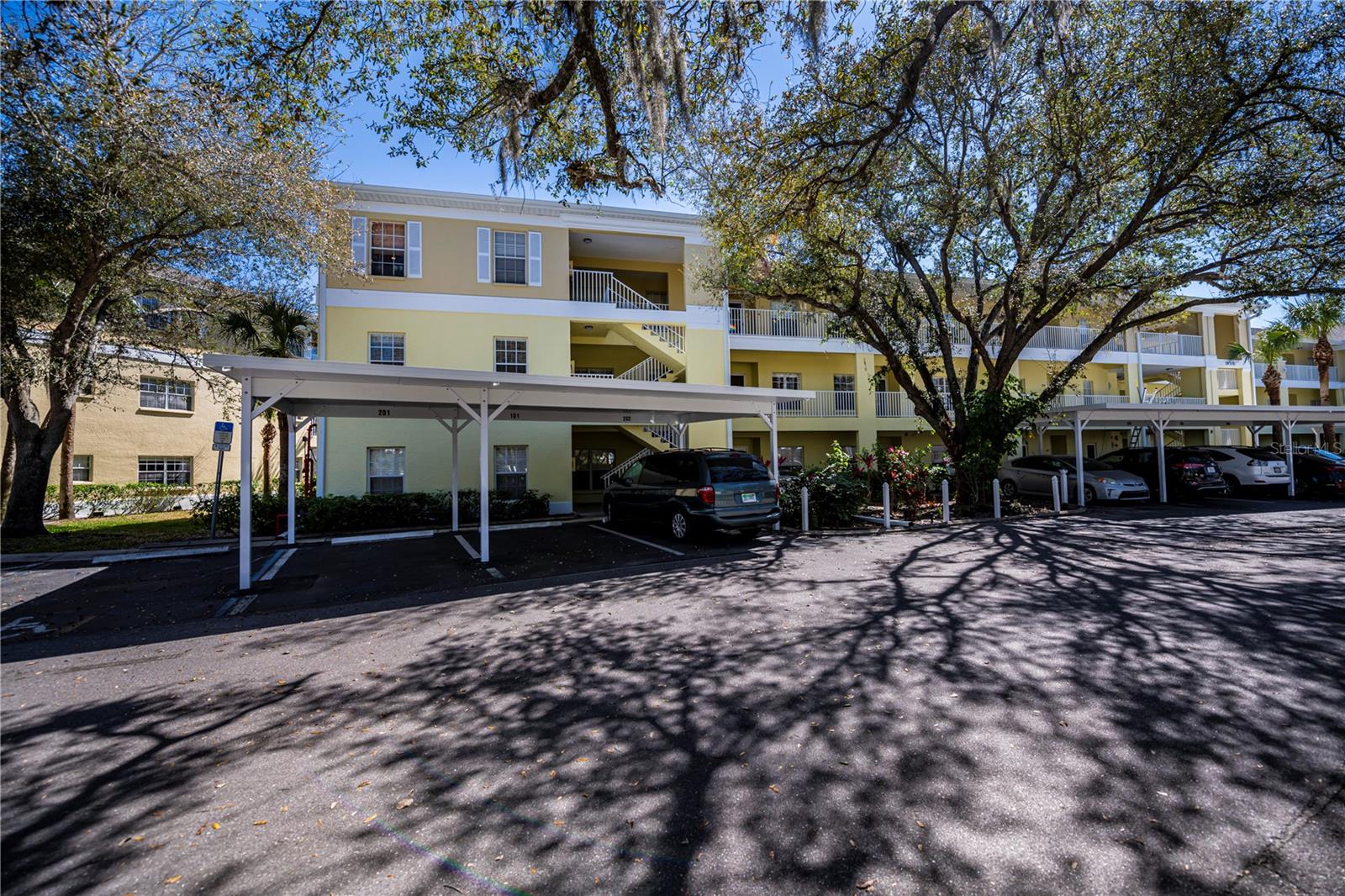 Image 5 of 71 For 19335 Water Oak Drive 202