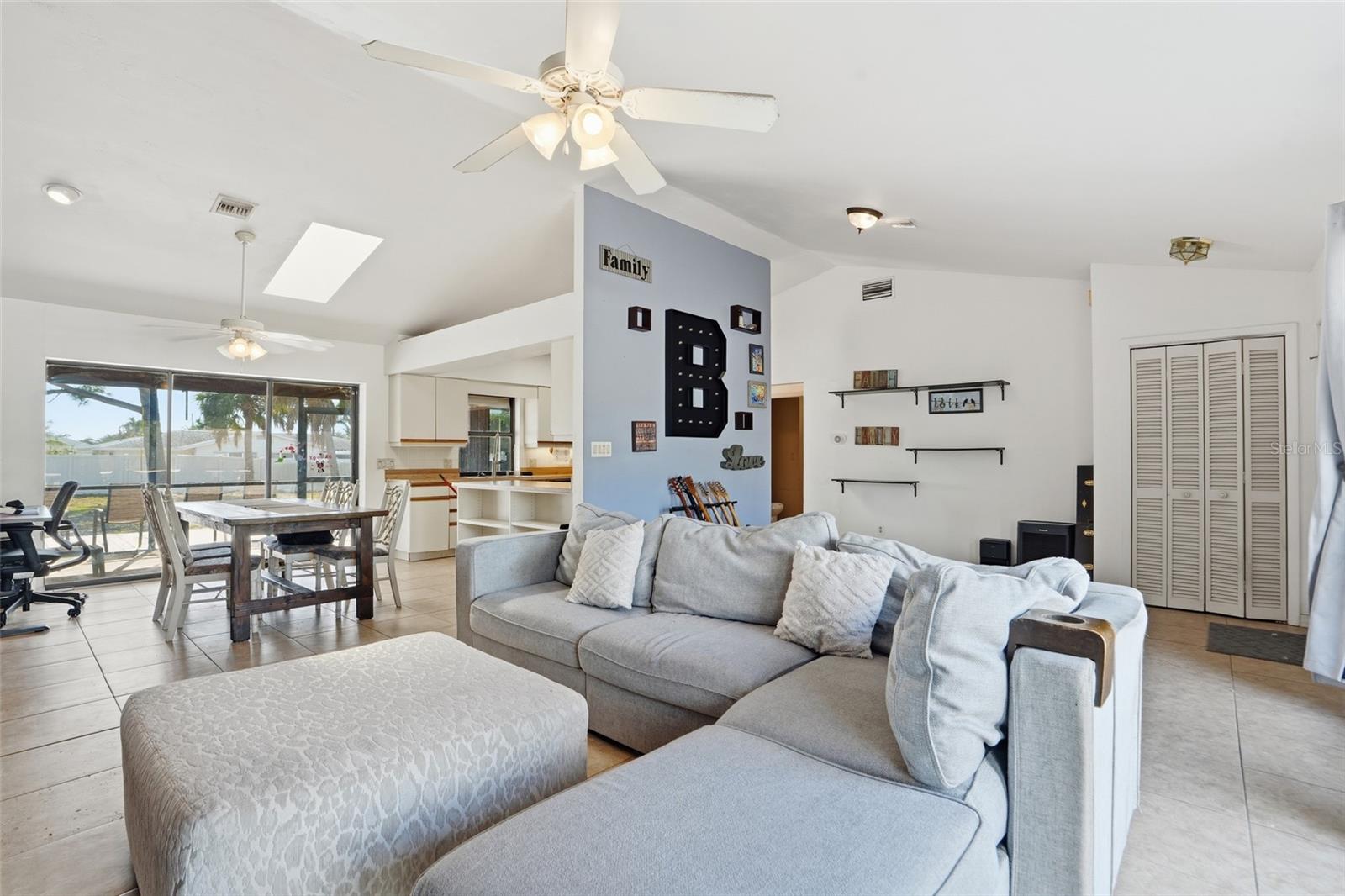 Image 10 of 39 For 1531 Keyway Road